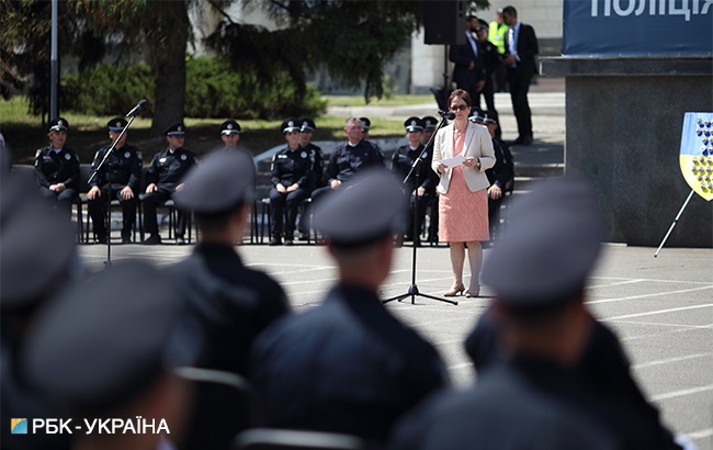 &quot;Стальная дисциплина&quot;: фоторепортаж с первого выпуска Академии патрульной полиции в Киеве